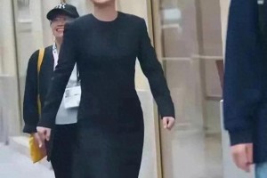 贾玲43岁瘦身成功，穿搭惊艳演绎蜕变传奇
