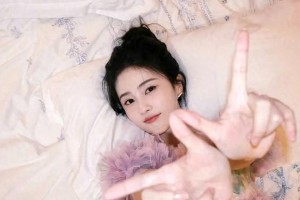 白鹿单手救起三男演员，剧组团建展现真实力