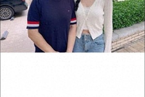 林允否认怀孕谣言，与明星月嫂钟姐合照引热议