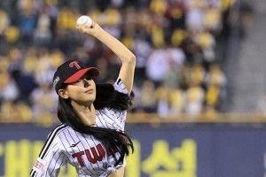 韩国财阀操控娱乐圈：金赛纶悲剧背后的资本游戏