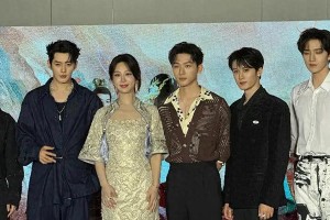 《长相思2》主演见面会状态引争议：杨紫脸僵邓为油腻