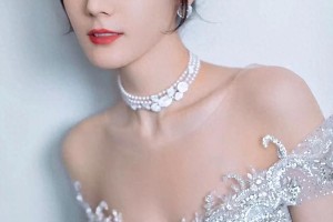 迪丽热巴VS古力娜扎：新疆美女颜值与事业大比拼