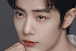肖战五官精致如漫画少年，治愈笑容温暖人心