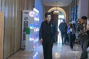 48岁黄晓明华表奖亮相身形消瘦，状态引关注
